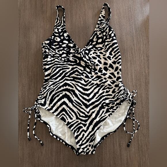 Coco Reef Women's Contours Stellar Shirred-Leg One-Piece Swimsuit 38 C New - Picture 2 of 7